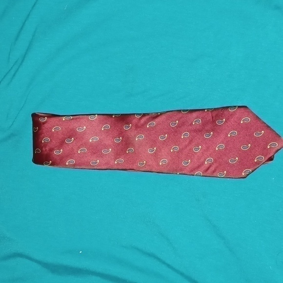 VGUC - Adolfo Red 100% Silk w/Small Paisley Men’s Tie - Picture 2 of 6